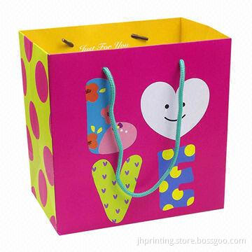 Paper Gift Bag for Lovers, Made of 210gsm Coated Paper, OEM Orders are Accepted